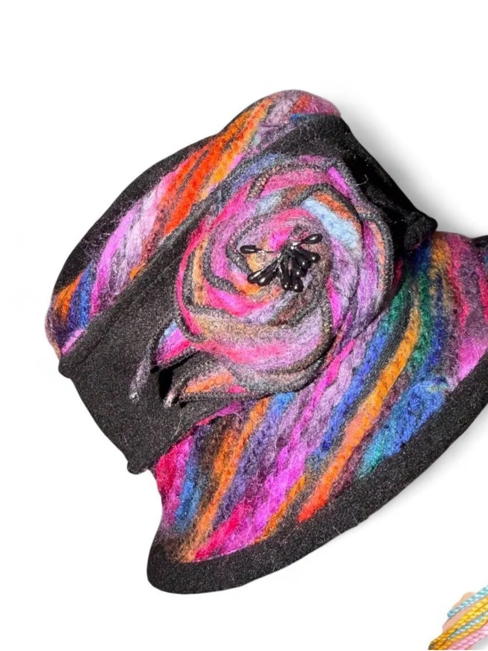 Black tweed Hat with Multicolor Felt Trim